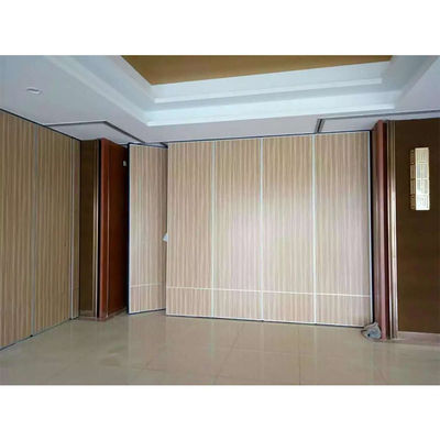 Mua Phòng tiệc Lớp ngăn gỗ có thể hoạt động Hệ thống tường Phân hình gấp online manufacture