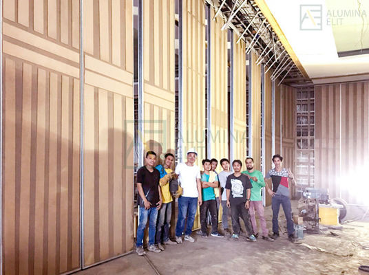Giá tốt. Vách ngăn di động thiết kế tùy chỉnh với Bảng magie MDF 9mm và Keo ống vuông mạ kẽm cho Khách sạn trực tuyến
