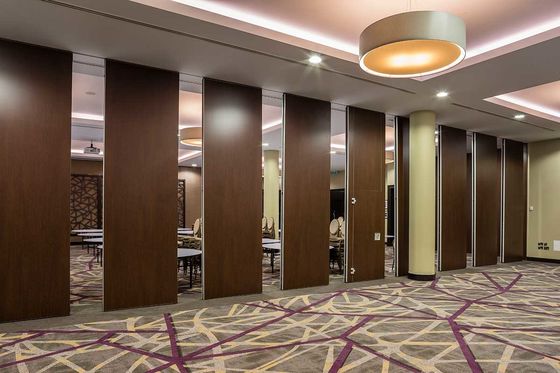 Acoustic lên đến 4 mét cao tường phân vùng di động có thể vận hành 68mm