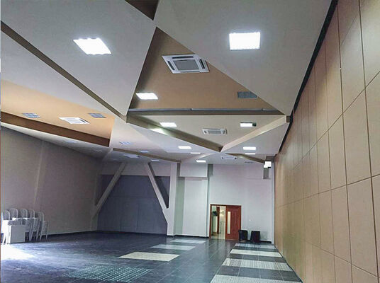 Giá tốt. Portable Soundproof Movable Partition Wall with Dupont POM Rollers and Top and Bottom Jack Lifting trực tuyến